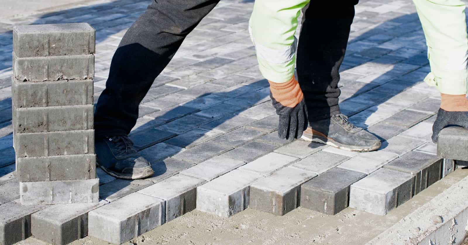 Por que Escolher Pavers para Pavimentação de Áreas Externas?